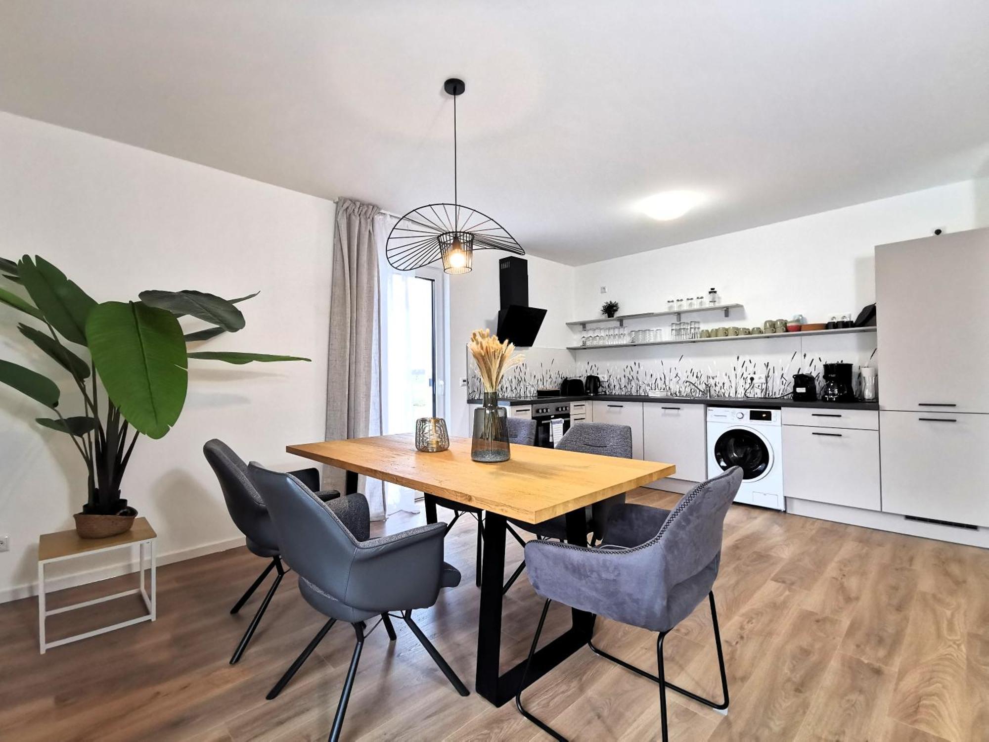 Bohnapartments Haus Zocheblick - 2 Kostenlose Parkplaetze - Sehr Ruhig - 4 Schlafzimmer - Neubau - Vollausstattung - Wlan Hoppegarten Esterno foto