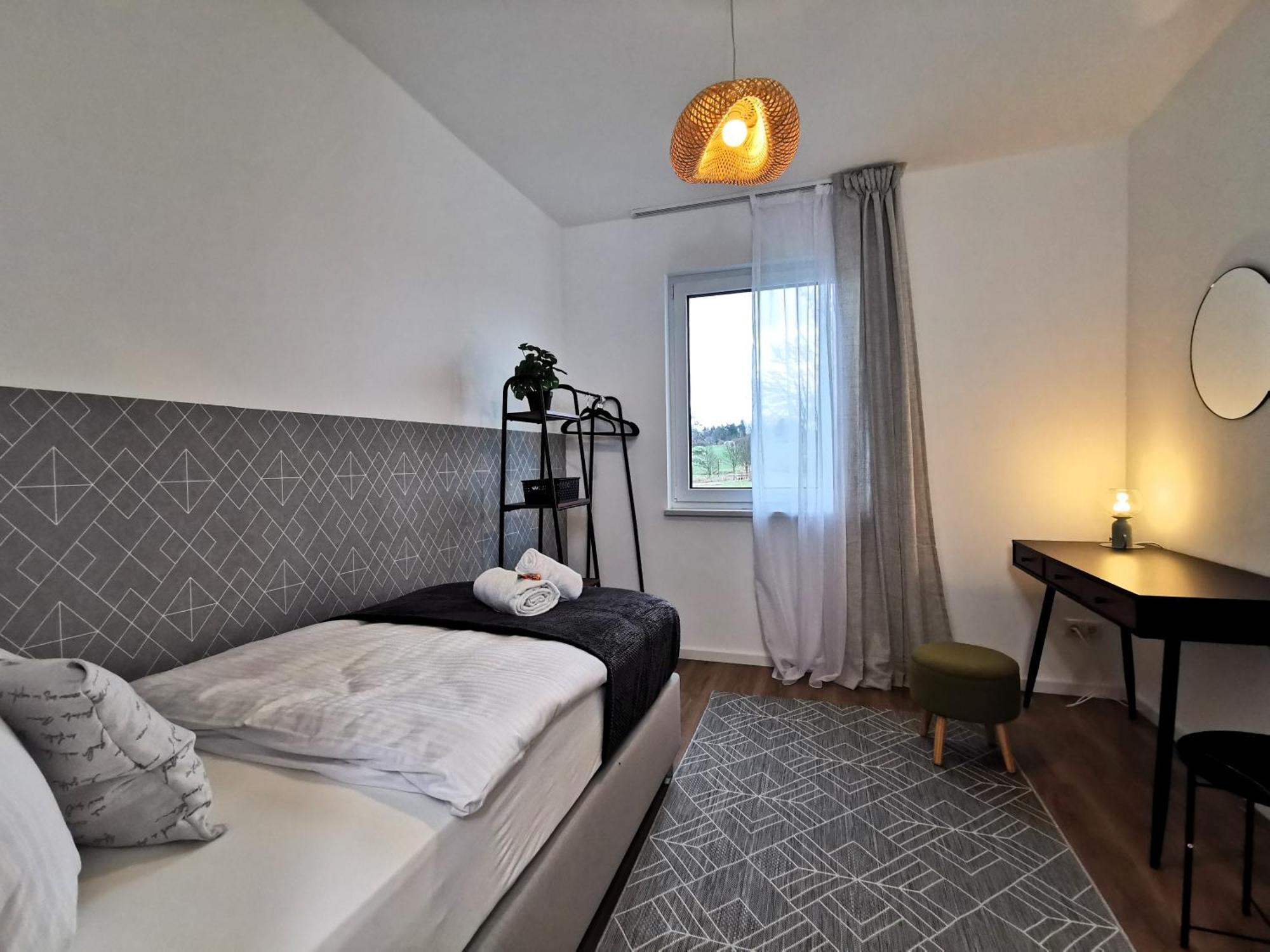 Bohnapartments Haus Zocheblick - 2 Kostenlose Parkplaetze - Sehr Ruhig - 4 Schlafzimmer - Neubau - Vollausstattung - Wlan Hoppegarten Esterno foto