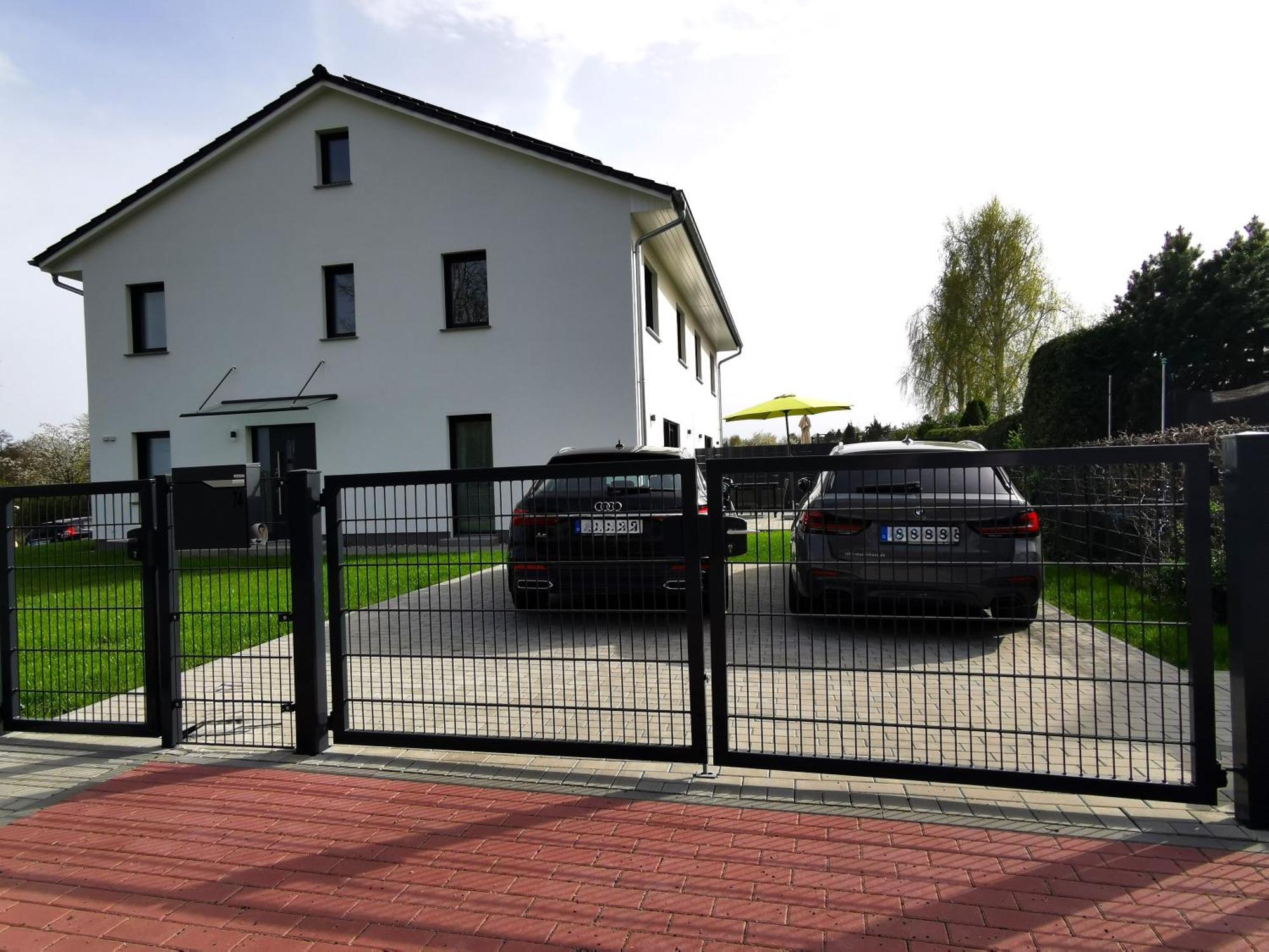 Bohnapartments Haus Zocheblick - 2 Kostenlose Parkplaetze - Sehr Ruhig - 4 Schlafzimmer - Neubau - Vollausstattung - Wlan Hoppegarten Esterno foto