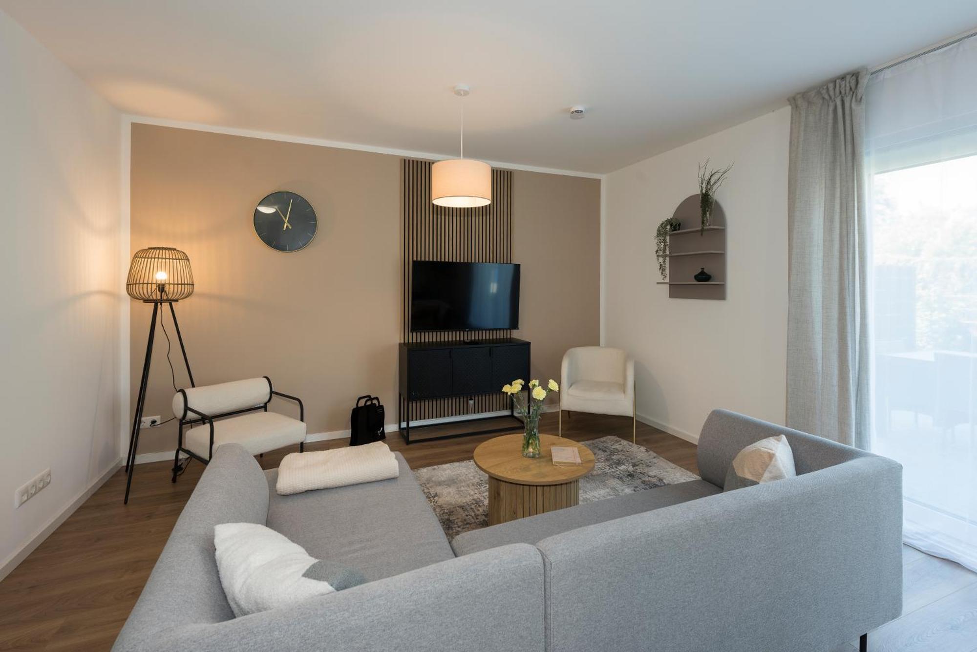 Bohnapartments Haus Zocheblick - 2 Kostenlose Parkplaetze - Sehr Ruhig - 4 Schlafzimmer - Neubau - Vollausstattung - Wlan Hoppegarten Esterno foto