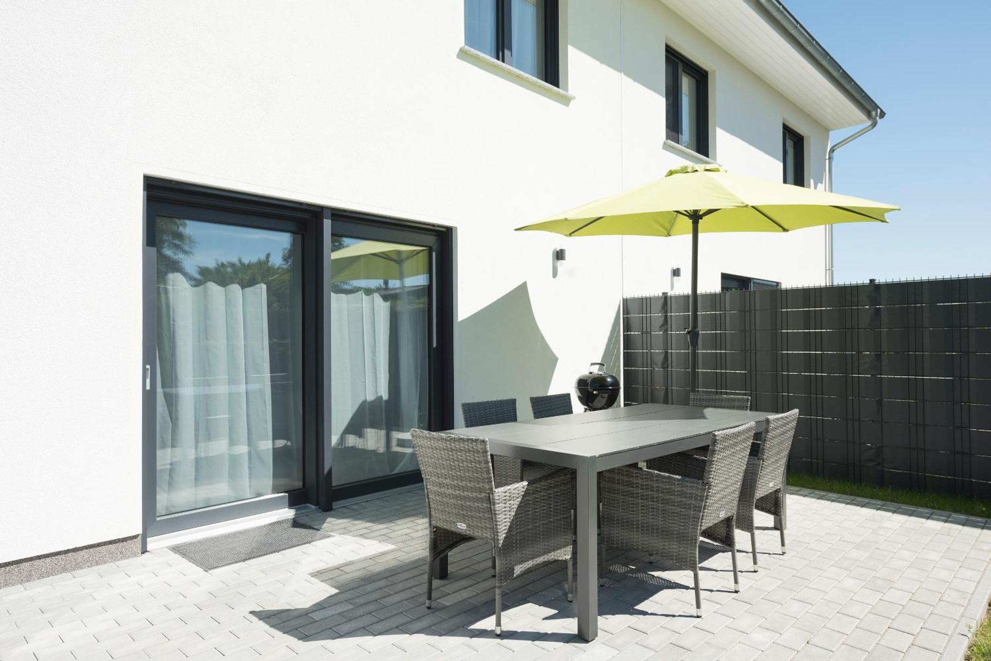 Bohnapartments Haus Zocheblick - 2 Kostenlose Parkplaetze - Sehr Ruhig - 4 Schlafzimmer - Neubau - Vollausstattung - Wlan Hoppegarten Esterno foto